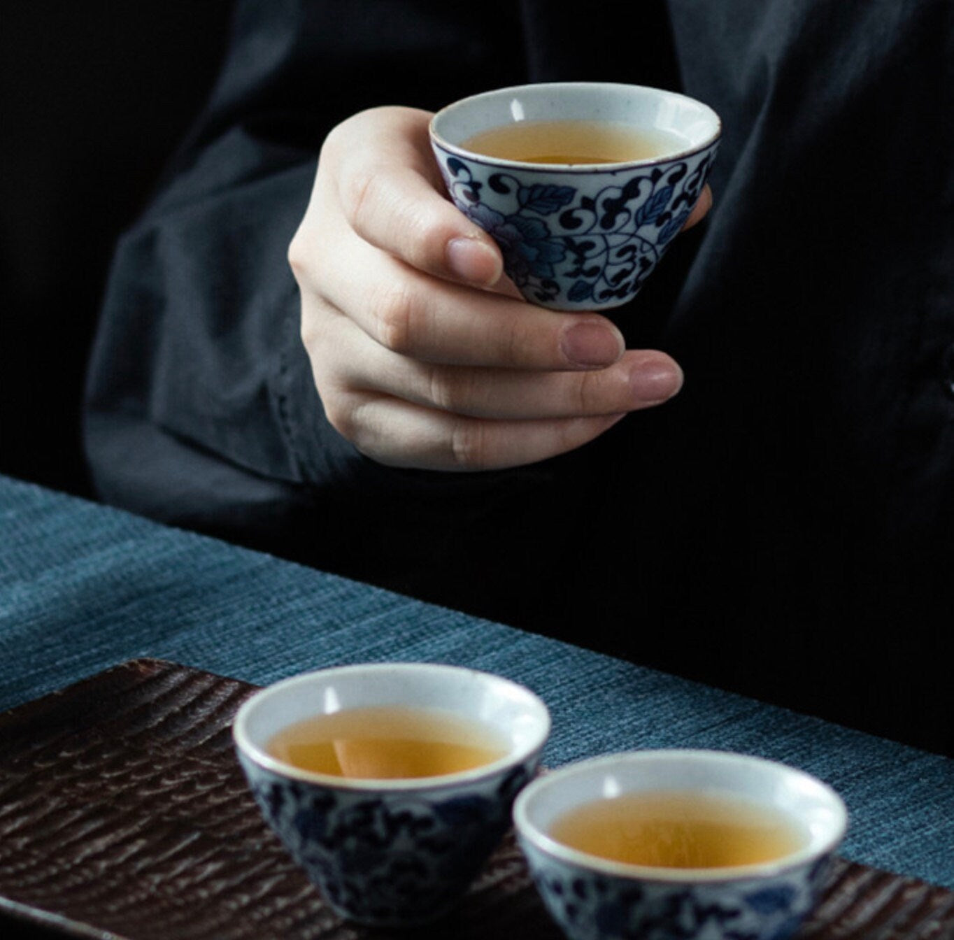 blue white gongfu tea cups, Chinese tea cups, Gong fu tea cups, Asian tea cups, Kung Fu tea cups, best tea gift sets, loose leaf tea cups