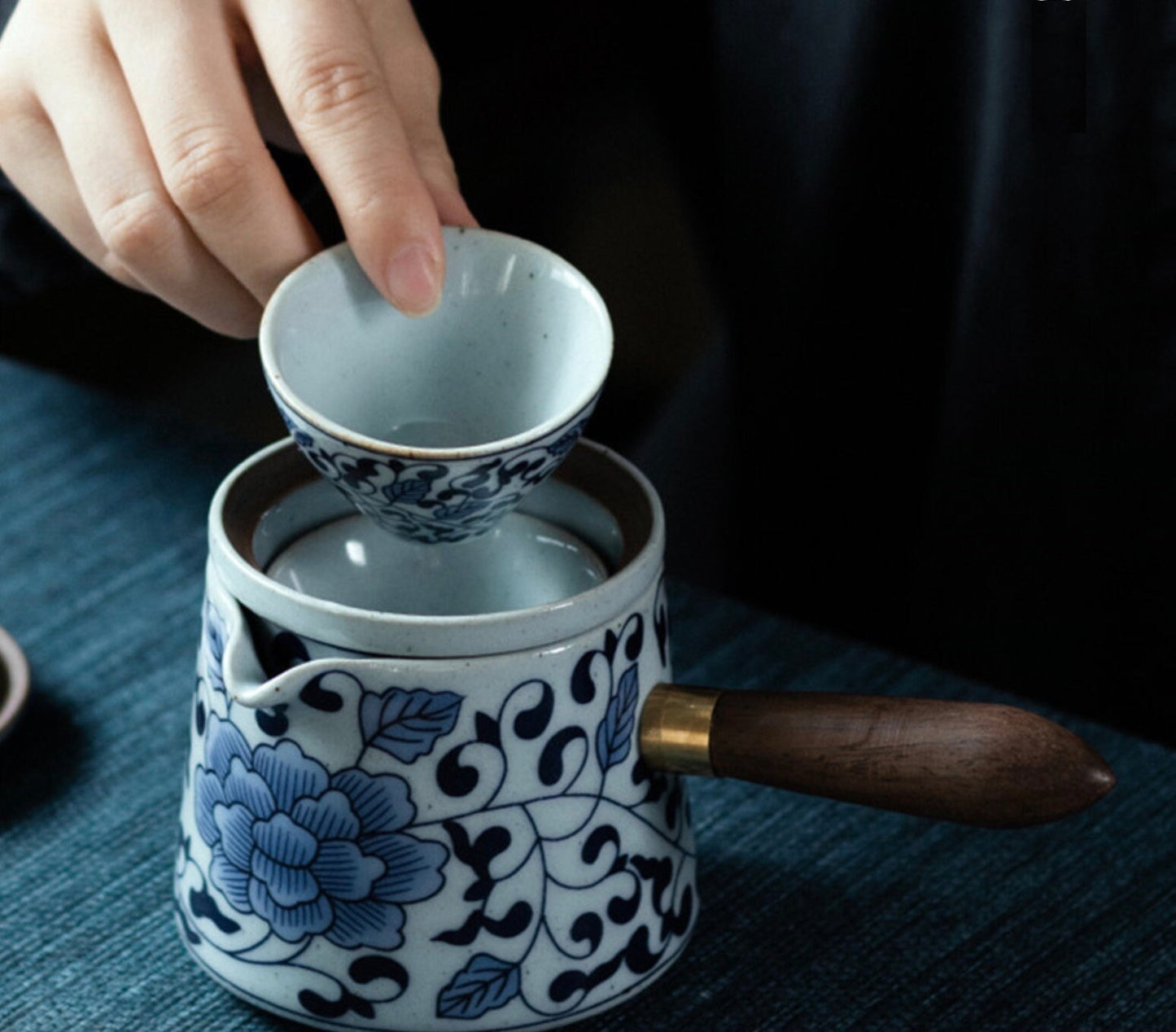 blue white gongfu teapot set, Chinese teapot set, Gong fu teapot with cups, Asian tea set, Kung Fu teapot, best tea gift sets, loose leaf teapot cups
