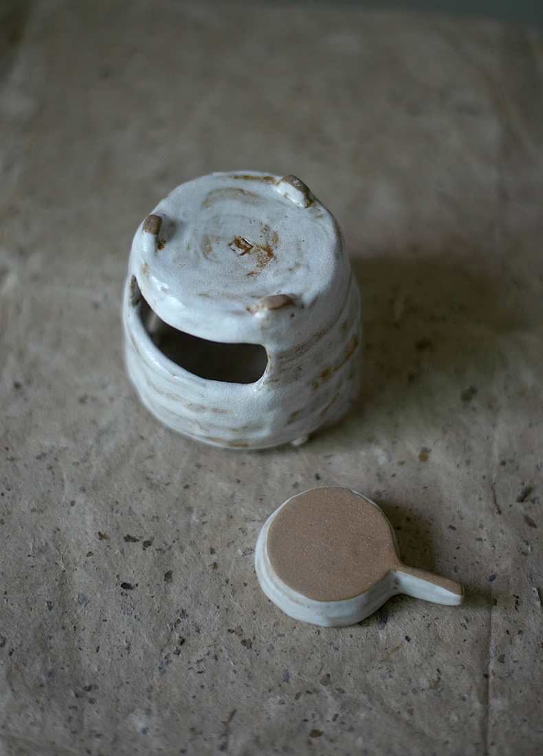 Handmade Ceramic Tea Pot Warmer| Tea Warmer Stand with Candle Holder | Teapot Warmer to keep Tea always Warm | Candle Warmer Tea Light