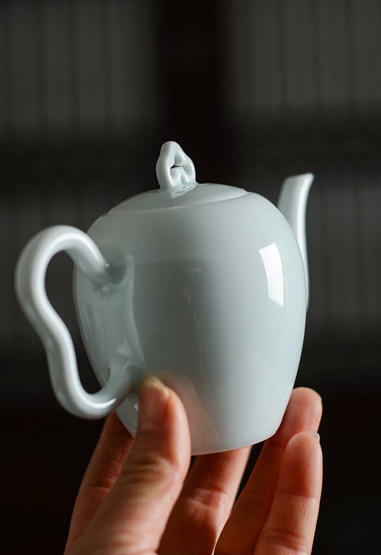 Handmade Small Porcelain ‘Ruyi’ Tea Set, Kung Fu Tea Set for Two - 1 Teapot and 2 Tea Cups, Minimalist Teapot Set, Gift to Tea Lovers