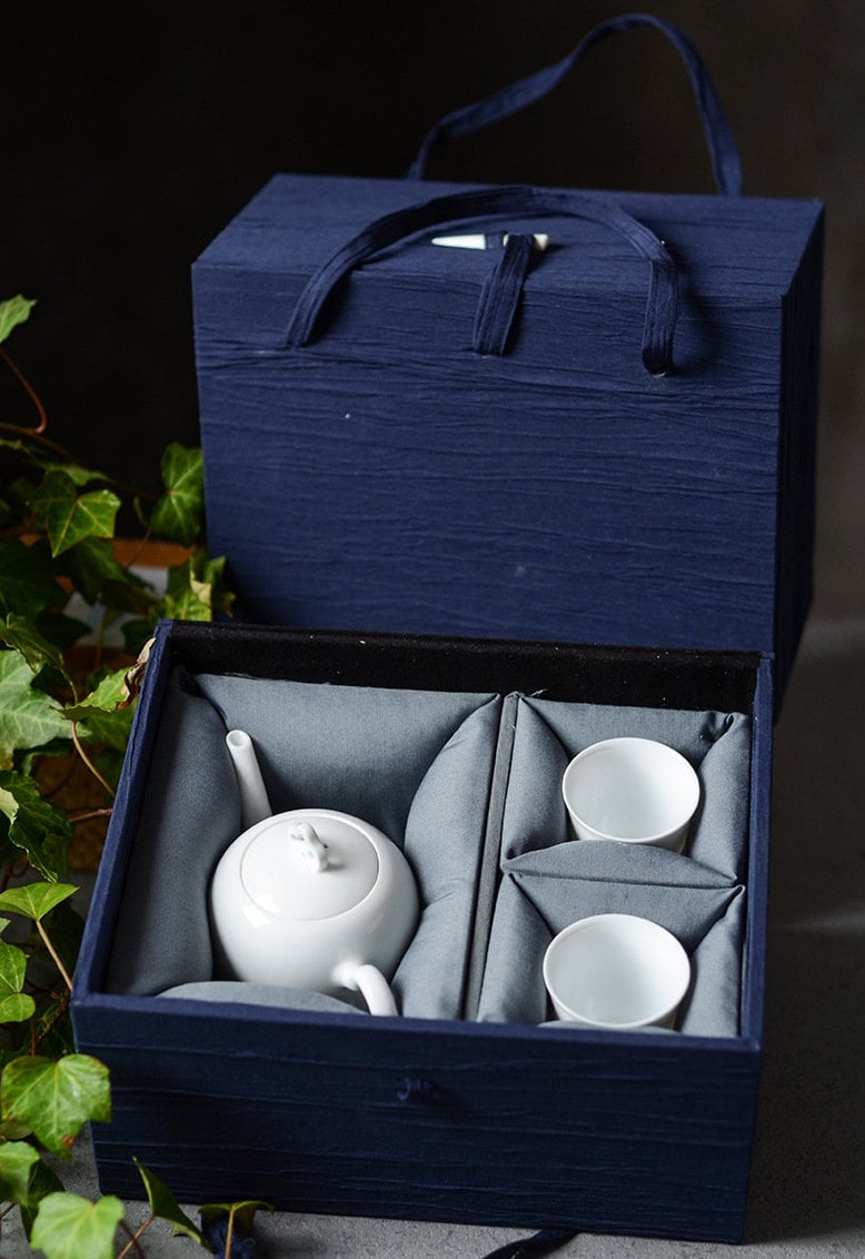 Handmade Small Porcelain ‘Ruyi’ Tea Set, Kung Fu Tea Set for Two - 1 Teapot and 2 Tea Cups, Minimalist Teapot Set, Gift to Tea Lovers