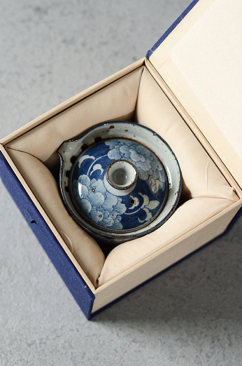 Hand Thrown Stoneware Teapot 220ml/7.4oz, Jingdezhen Hand Painted Blue White Floral Gaiwan Teapot, Kung Fu (Gong Fu) Teapot
