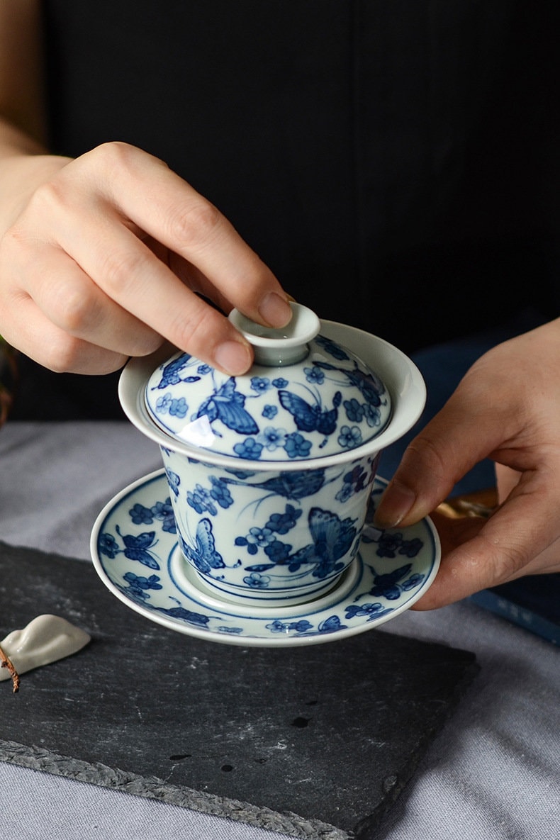 Butterflies Chinese Gaiwan Tea Set, Blue White Kung Fu Tea Set - 1 Gaiwan and 4 Cups, Ming Yongle Style - Gongfu Tea Lover Collection