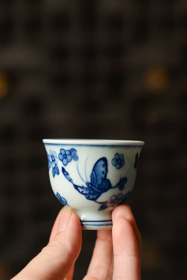 Butterflies Chinese Gaiwan Tea Set, Blue White Kung Fu Tea Set - 1 Gaiwan and 4 Cups, Ming Yongle Style - Gongfu Tea Lover Collection