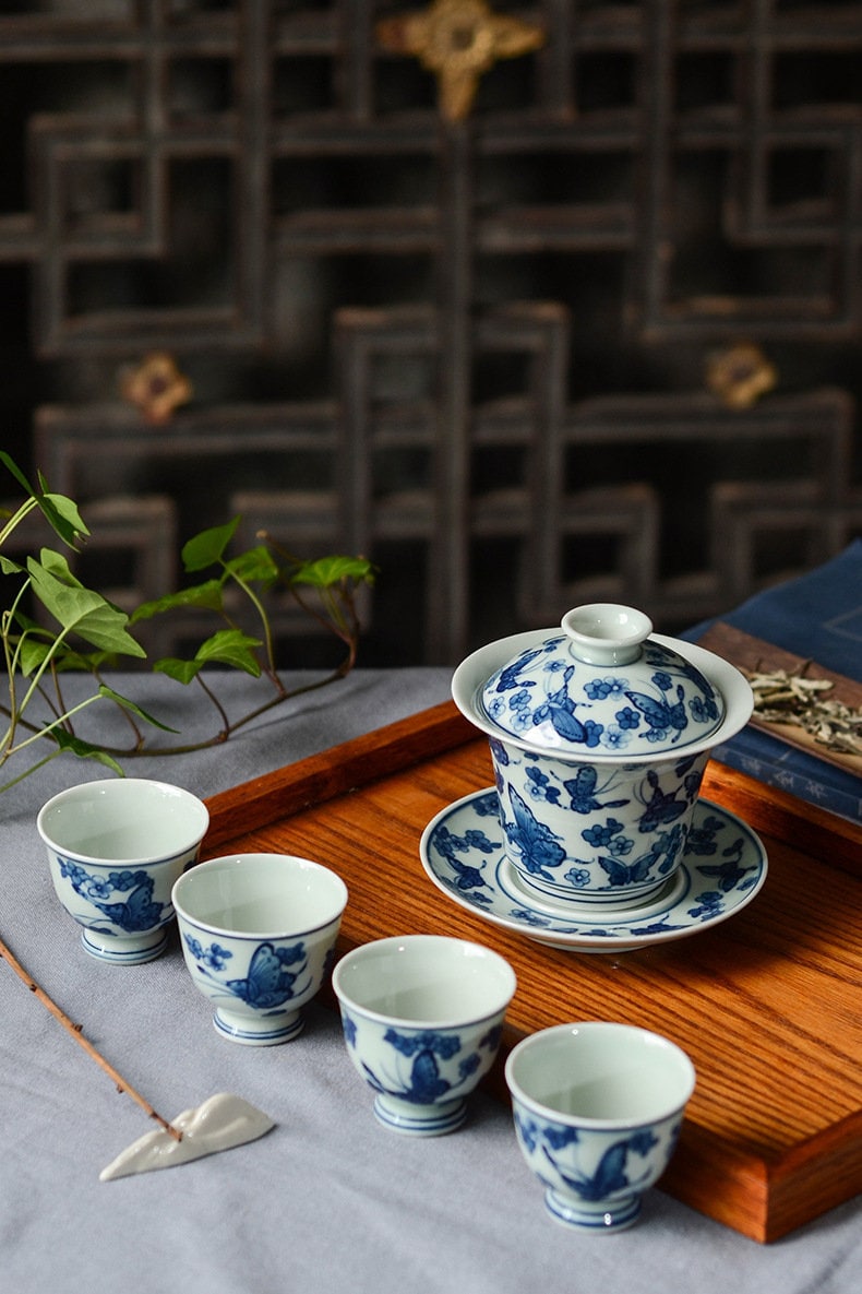 Butterflies Chinese Gaiwan Tea Set, Blue White Kung Fu Tea Set - 1 Gaiwan and 4 Cups, Ming Yongle Style - Gongfu Tea Lover Collection