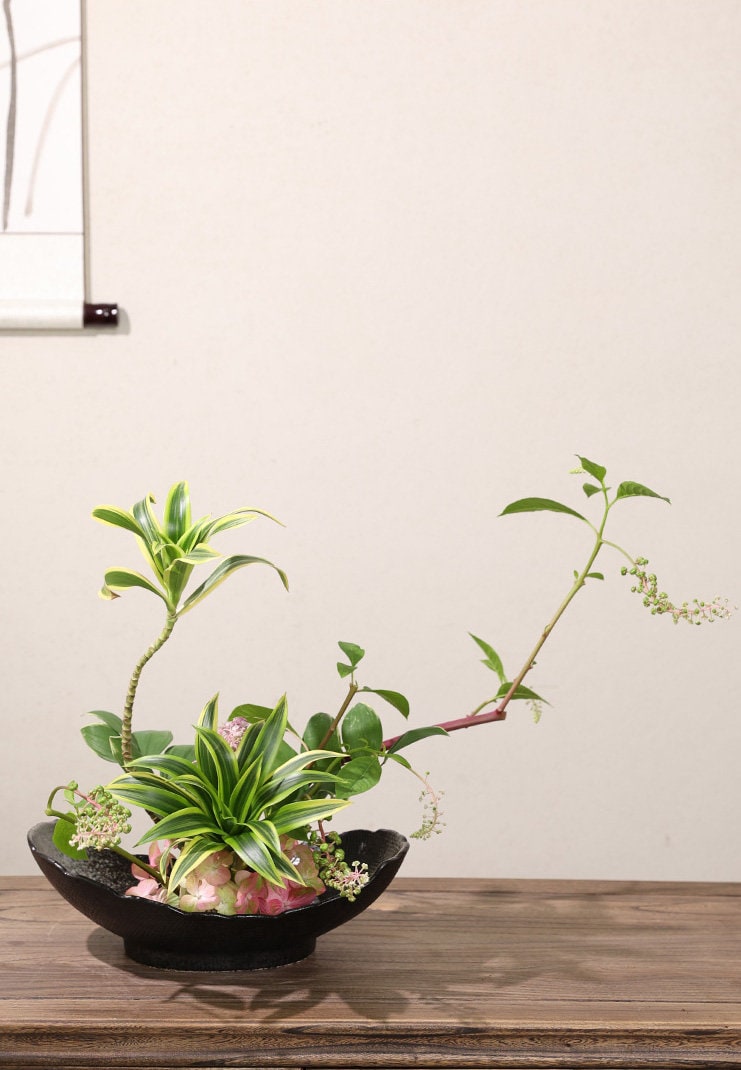 Large Ceramic Ikebana/ Willow Leaf Style Ikebana Container / Japanese Floral Arrangement Bowl / Housewarming gift, flower frog Included