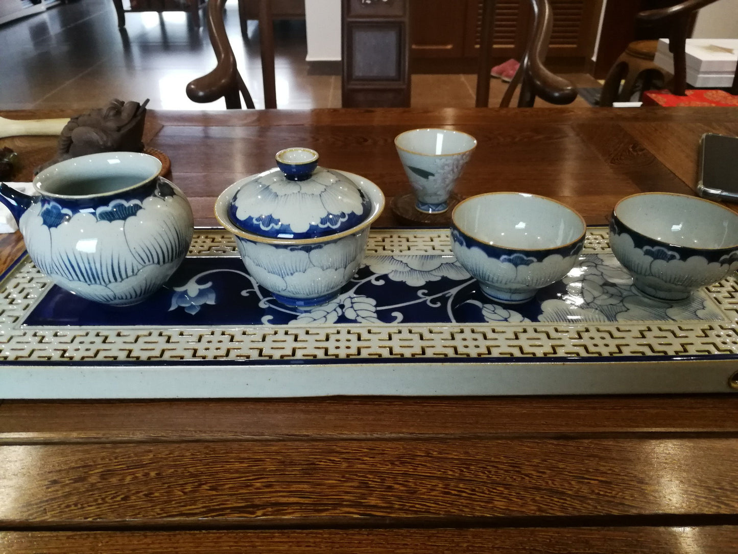 Fanggu Style Blue White Peony Gaiwan Set, Jingdezhen Handmade Gaiwan with Cups, Porcelain Gaiwan with Saucer, Kungfu Tea Lovers Gift