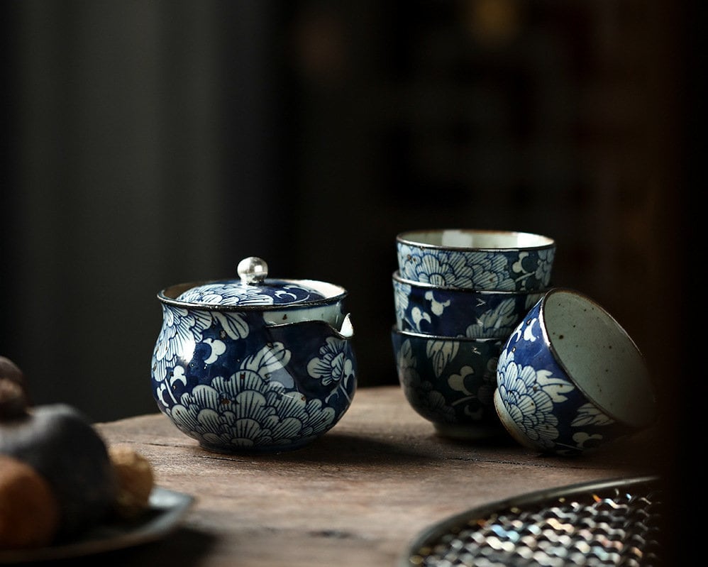 Handmade Stoneware Gongfu Teapot Set, Jingdezhen Blue White Floral Gaiwan Teapot Set - 1 Teapot 4 Cups, Gift for Tea Lovers, 2 Styles