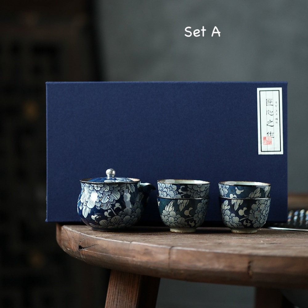 Handmade Stoneware Gongfu Teapot Set, Jingdezhen Blue White Floral Gaiwan Teapot Set - 1 Teapot 4 Cups, Gift for Tea Lovers, 2 Styles