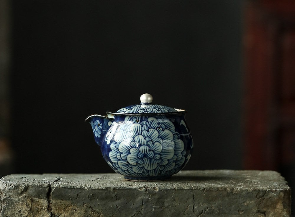 Handmade Stoneware Gongfu Teapot Set, Jingdezhen Blue White Floral Gaiwan Teapot Set - 1 Teapot 4 Cups, Gift for Tea Lovers, 2 Styles