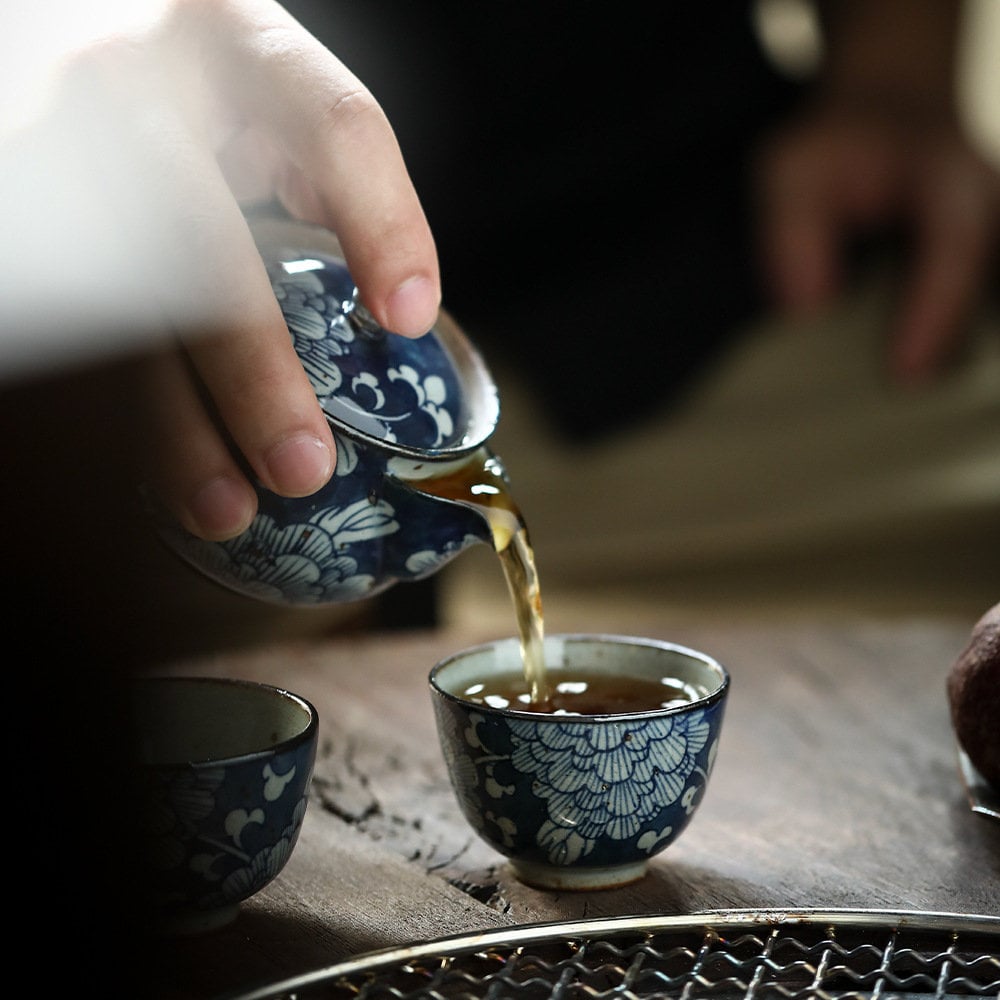 Handmade Stoneware Gongfu Teapot Set, Jingdezhen Blue White Floral Gaiwan Teapot Set - 1 Teapot 4 Cups, Gift for Tea Lovers, 2 Styles
