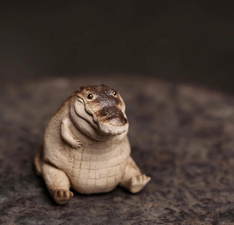 Zisha Alligator Figurine, Handmade Ceramic Tea Pet, Creative Ceramic Sculpture Decor for Tea Table & Desk Top, Small Animal Sculpture