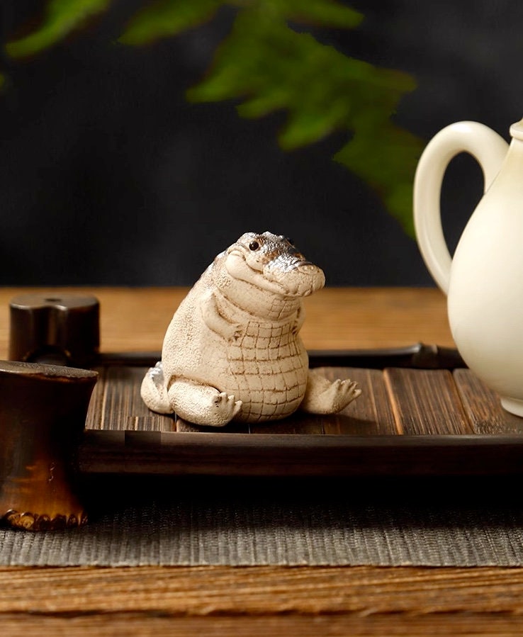 Zisha Alligator Figurine, Handmade Ceramic Tea Pet, Creative Ceramic Sculpture Decor for Tea Table & Desk Top, Small Animal Sculpture