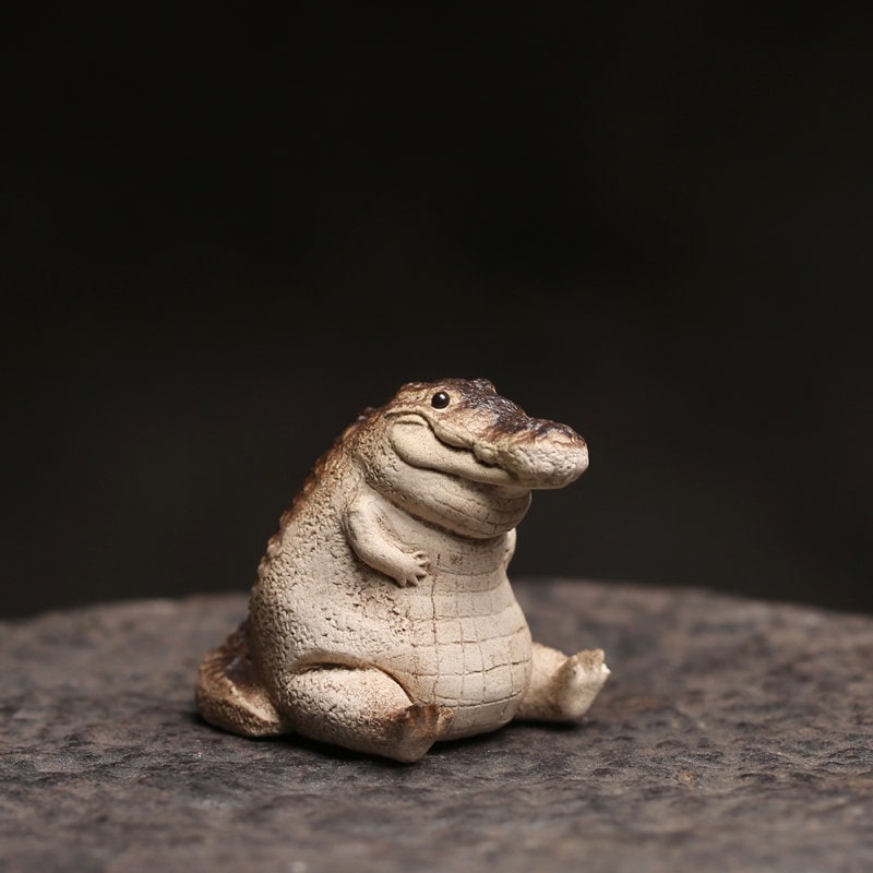 Zisha Alligator Figurine, Handmade Ceramic Tea Pet, Creative Ceramic Sculpture Decor for Tea Table & Desk Top, Small Animal Sculpture