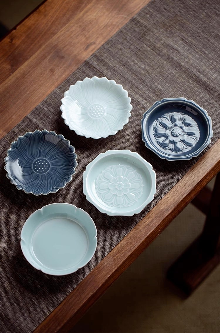 Gongfu Teapot Holder (Hu Cheng), Small Fruit Snack Platter for Gongfu Tea Table, Small Hand Carved Pattern Trays, 3 Styles 2 Colors