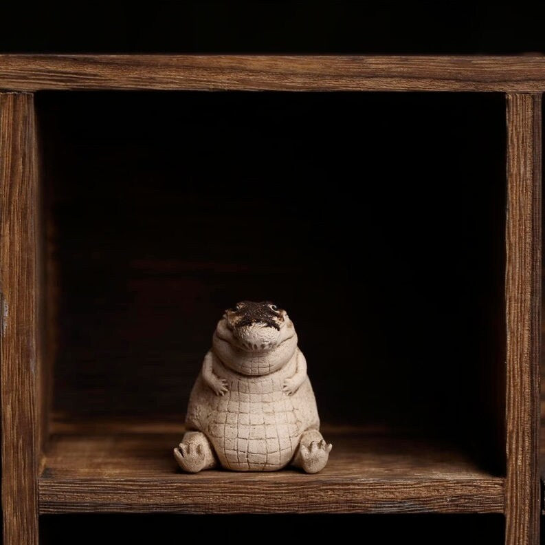 Zisha Alligator Figurine, Handmade Ceramic Tea Pet, Creative Ceramic Sculpture Decor for Tea Table & Desk Top, Small Animal Sculpture